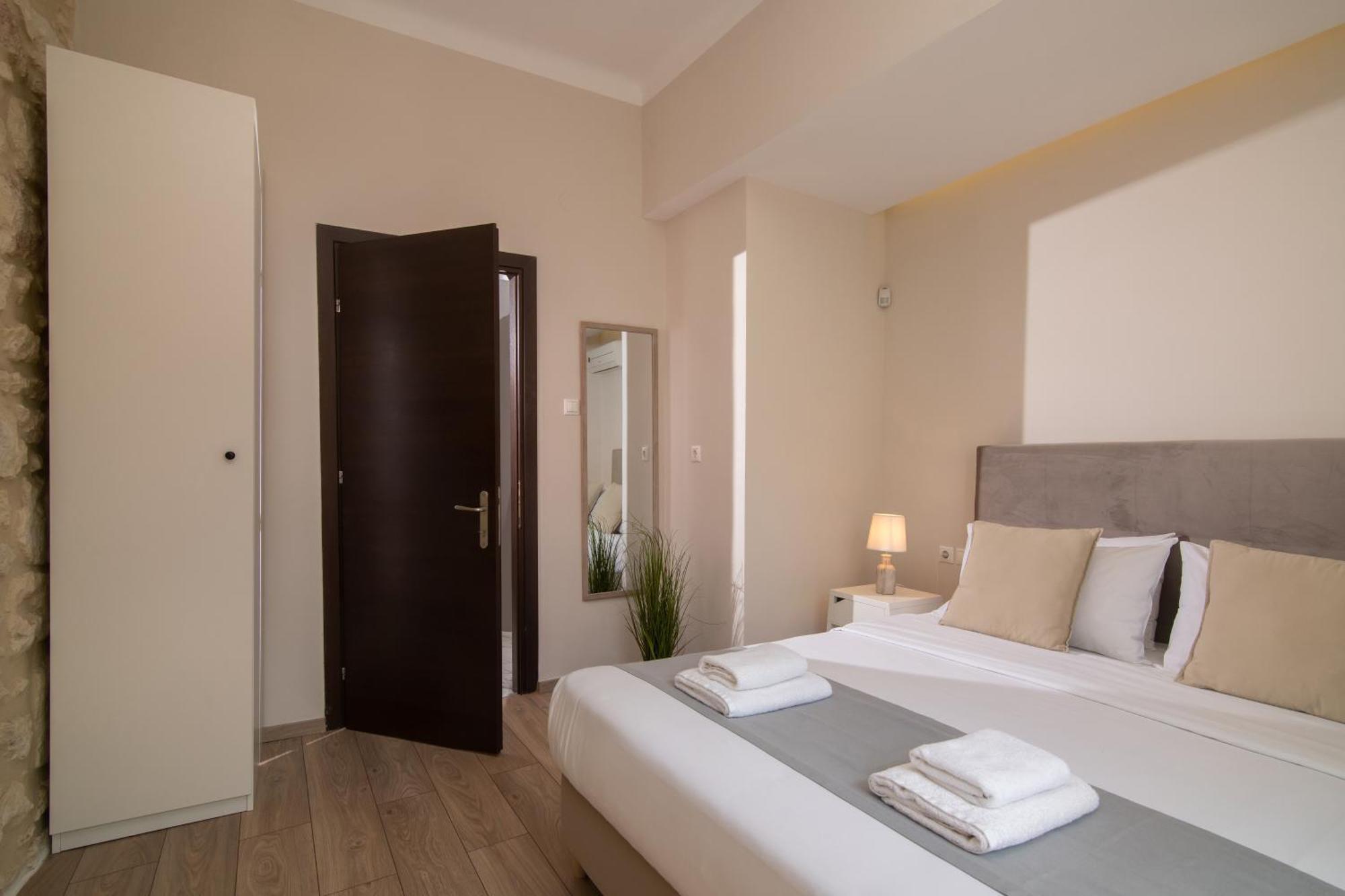 The Central Boutique Apartments Ираклио Екстериор снимка