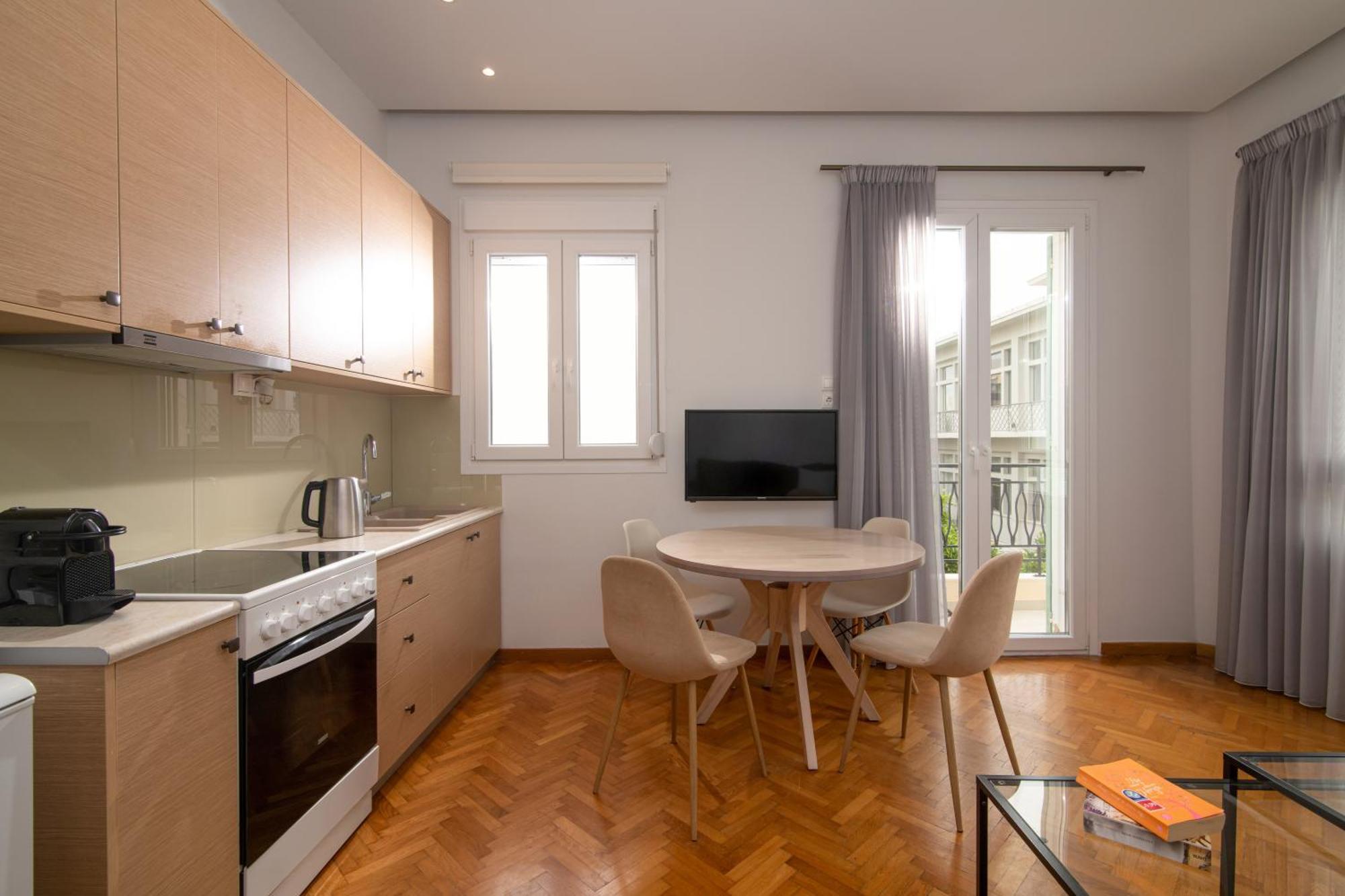 The Central Boutique Apartments Ираклио Екстериор снимка